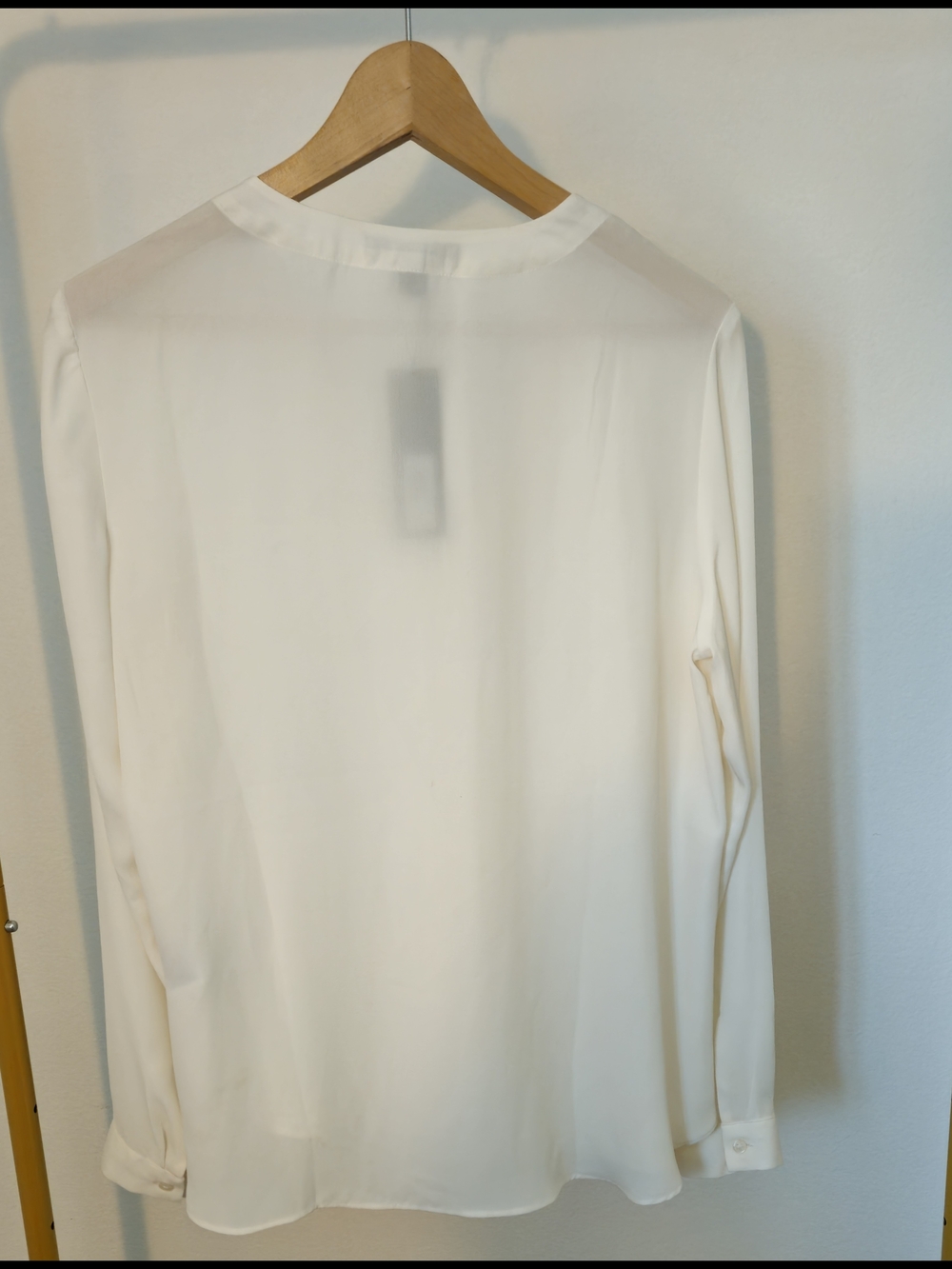 Banana Republic Off-White V-Neck Long Sleeve Blouse - Picture 2 of 5